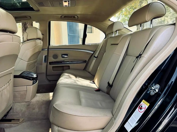 BMW 740I | 2007 | ONLY : 118,367 KM | JAPAN IMPORT | CLEAN TITLE | NO ACCIDENT