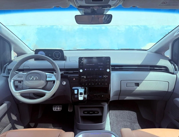 HYUNDAI STARIA LUXURY | GCC SPECS | YEAR: 2024 | 5-YEARS WARRANTY | 5-YEARS SERVICE CONTRACT