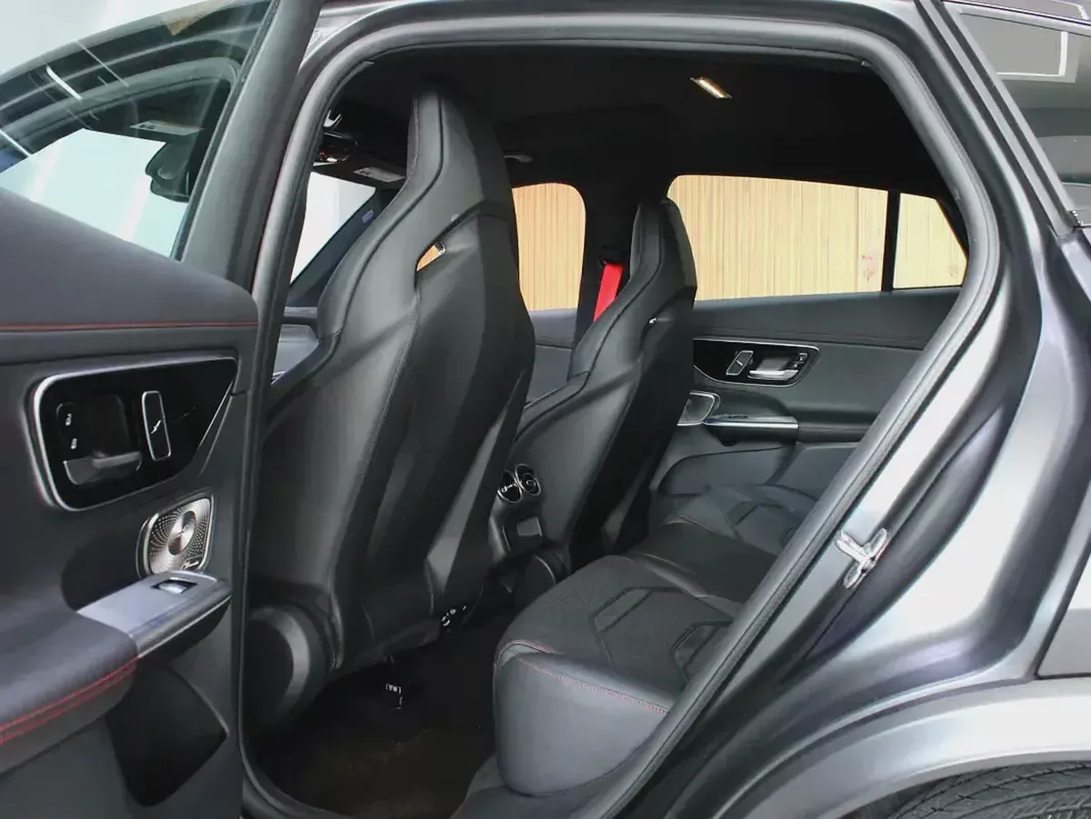 2024 - MERCEDES-BENZ GLC43 AMG for 288,000.00 AED-11-11