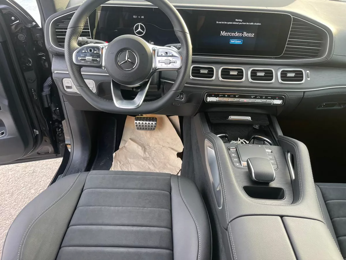 2024 Mercedes-Benz GL 400 Black SUV-3-3