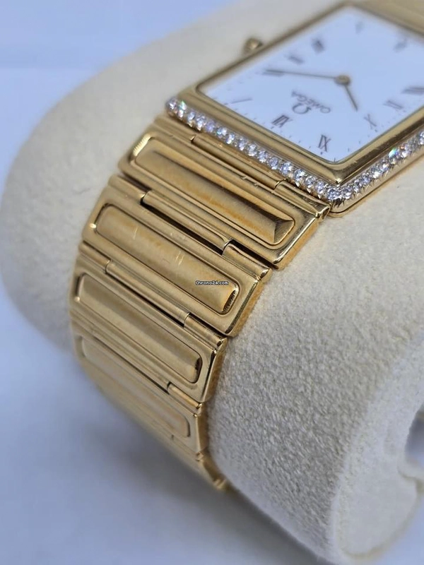 Omega Classic | Full Yellow Gold Vintage Bezel Diamond with White Dial | Used (Fair) | Year of production 2000 (Approximation) | No original box | No original papers