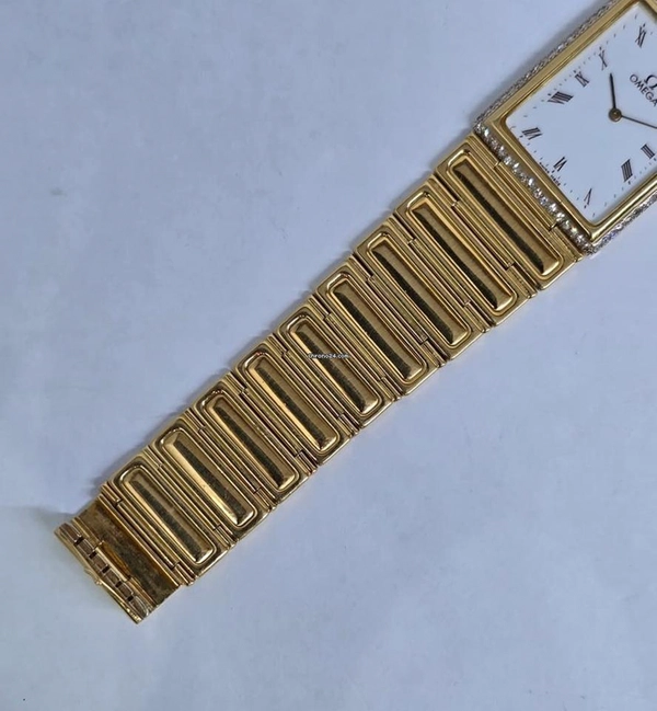 Omega Classic | Full Yellow Gold Vintage Bezel Diamond with White Dial | Used (Fair) | Year of production 2000 (Approximation) | No original box | No original papers
