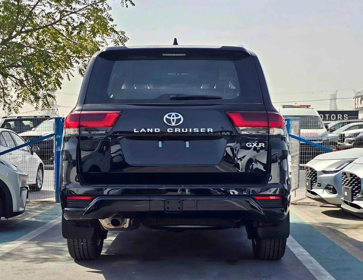 Toyota Land Cruiser GXR HIGH OPTION / 4.0L PETROL V6 / RADAR / REAR ENTERTAINMENT SCREENS-2-2
