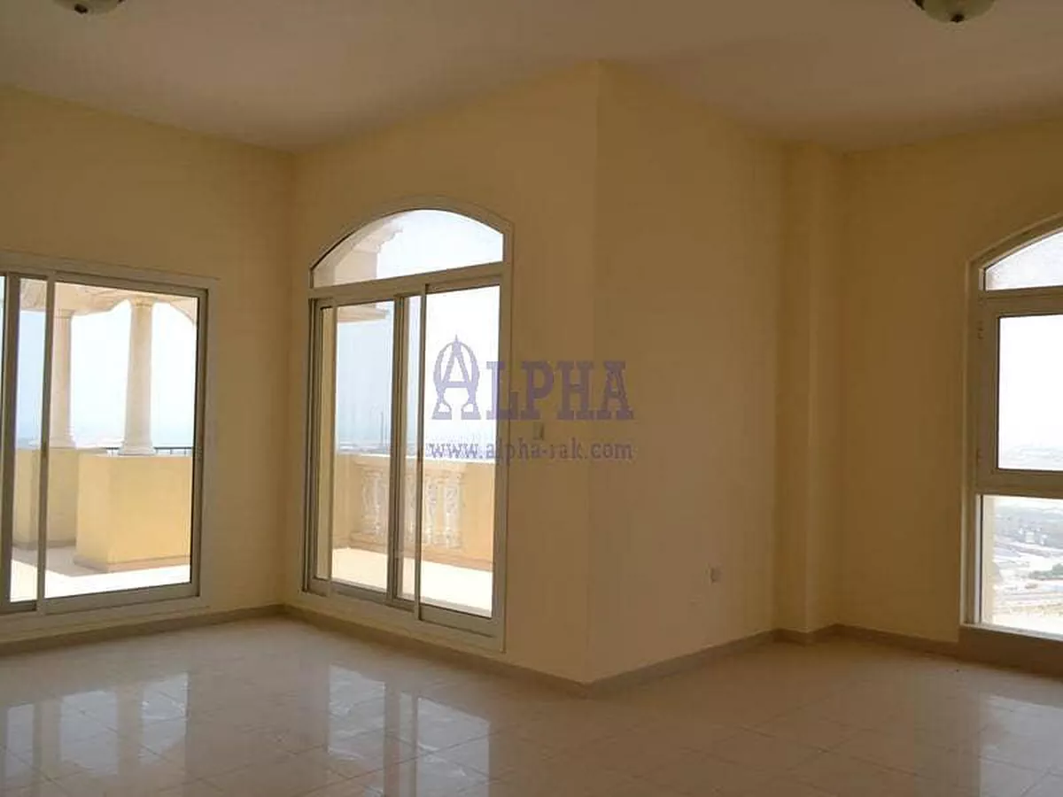Upcoming 3 Bedroom Apartment Lovely View!-5-5