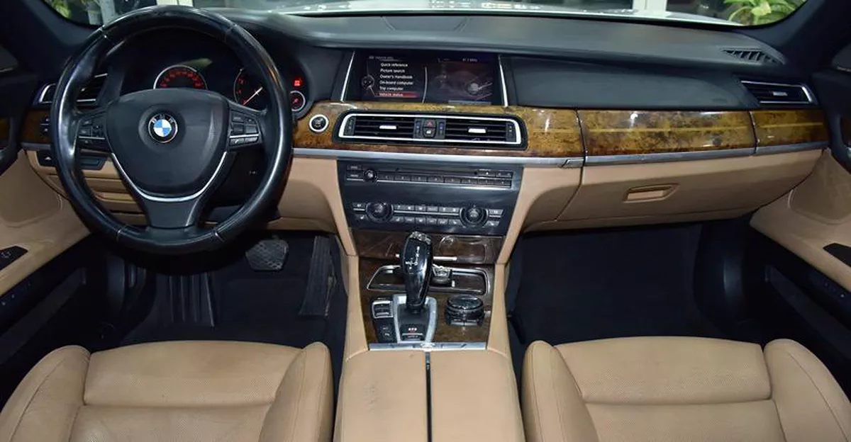 BMW 730Li ( 2015 Model ) in White Color GCC Specs-12-12