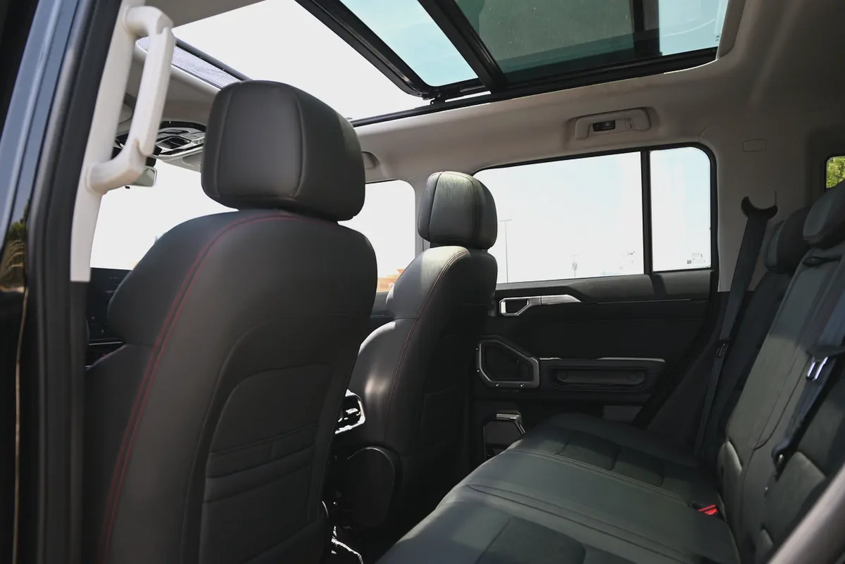 1,870 AED - FREE WARRANTY SERVICE - DEFENDER KIT - JETOUR T2 LUXURY