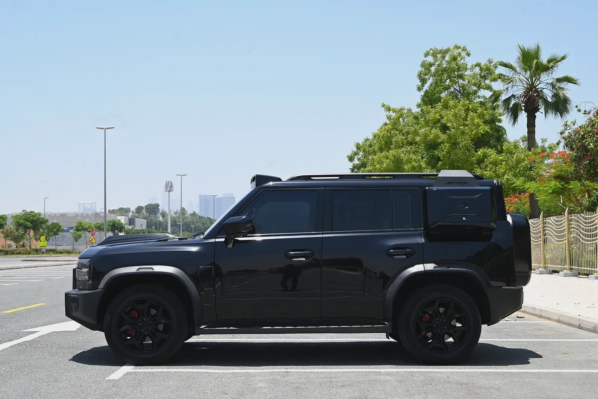 1,870 AED - FREE WARRANTY SERVICE - DEFENDER KIT - JETOUR T2 LUXURY