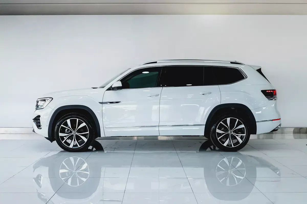 VOLKSWAGEN WARRANTY JAN 2027 / UNLIMITED KMS | GCC | R-LINE 2.0L | AED 2,580 PM-6-6