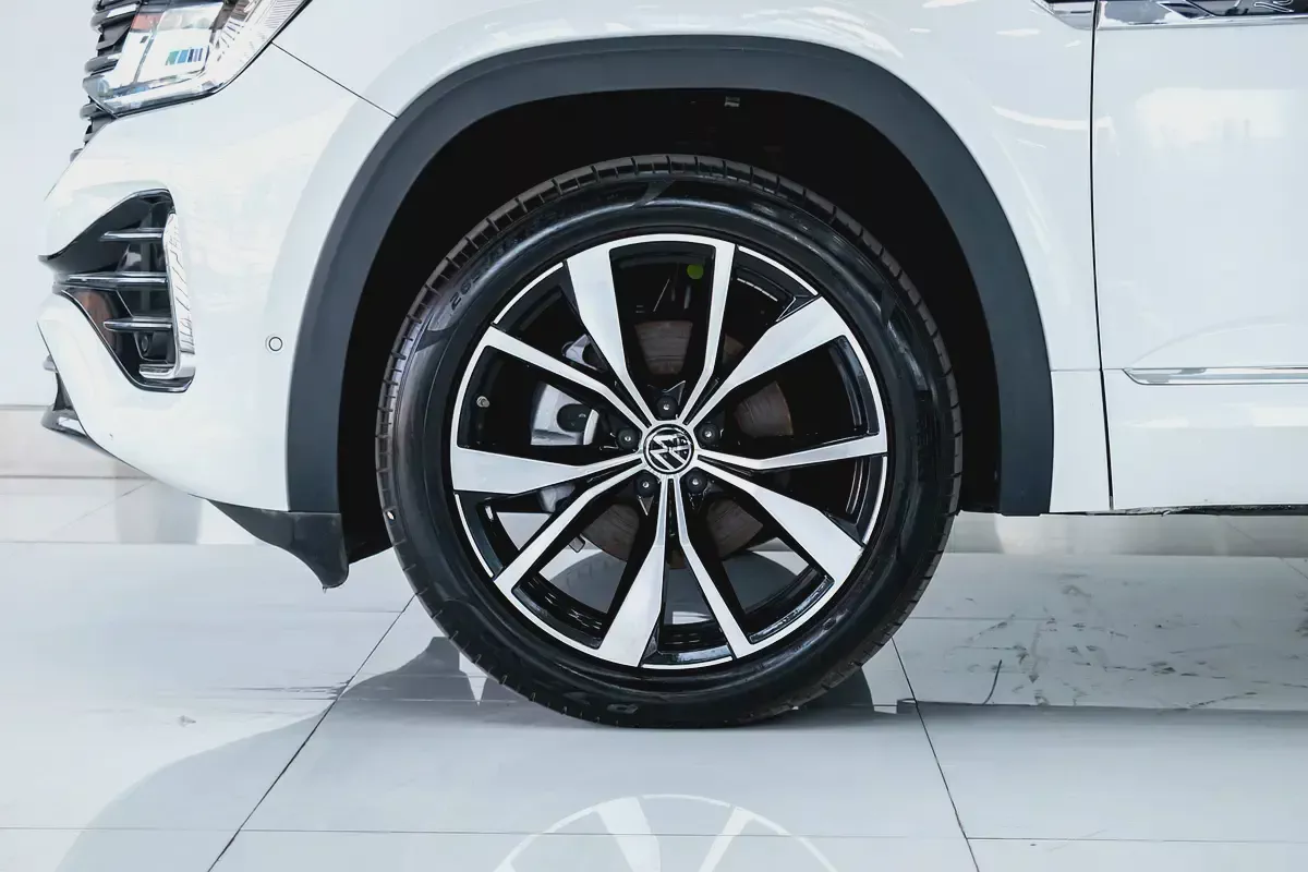 VOLKSWAGEN WARRANTY JAN 2027 / UNLIMITED KMS | GCC | R-LINE 2.0L | AED 2,580 PM-7-7