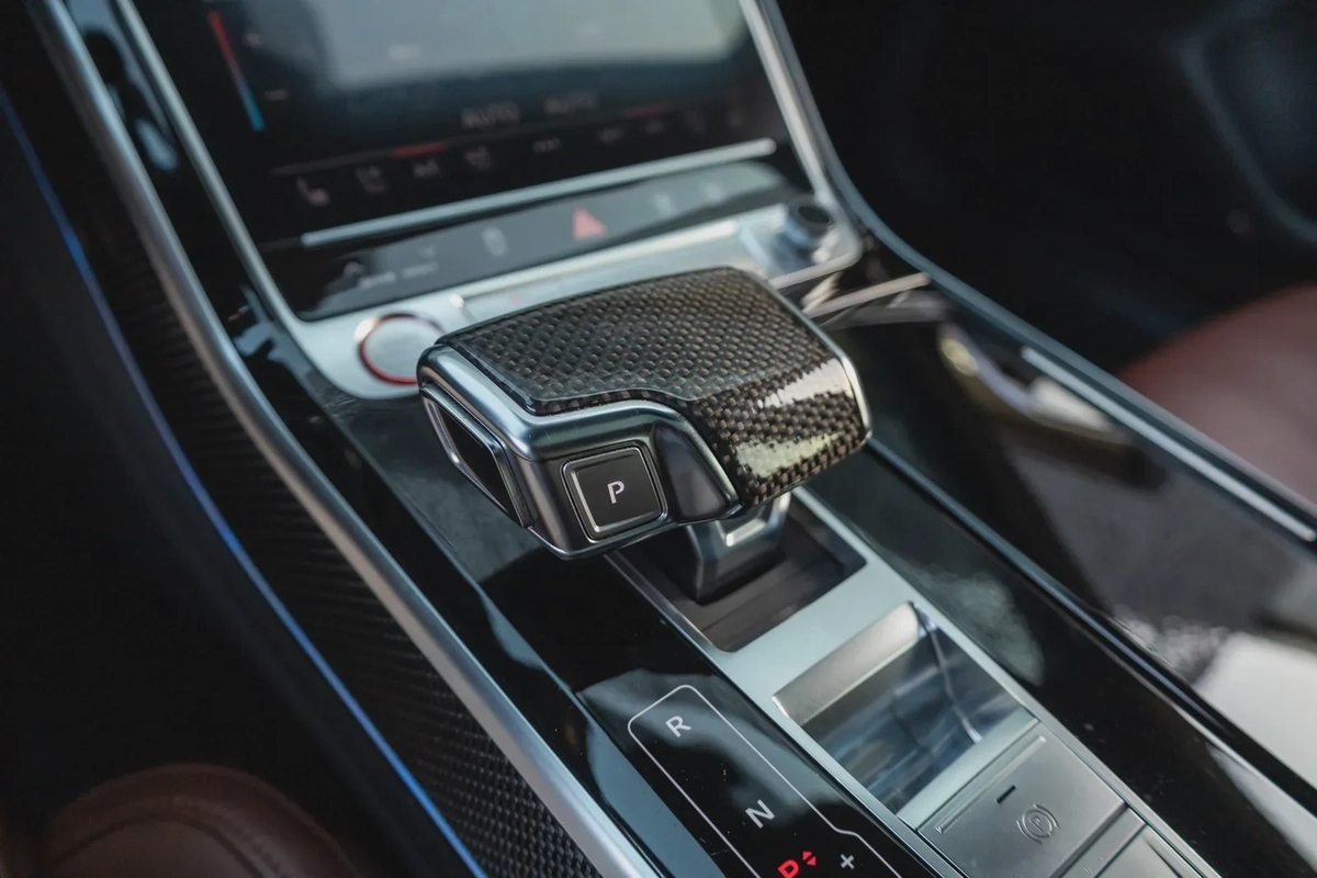 Audi S8 2020-4-4