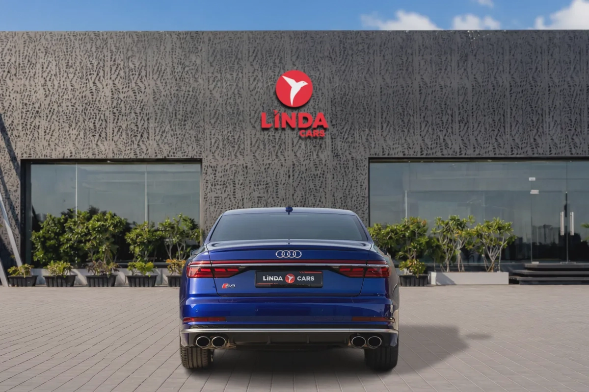 Audi S8 2020-8-8