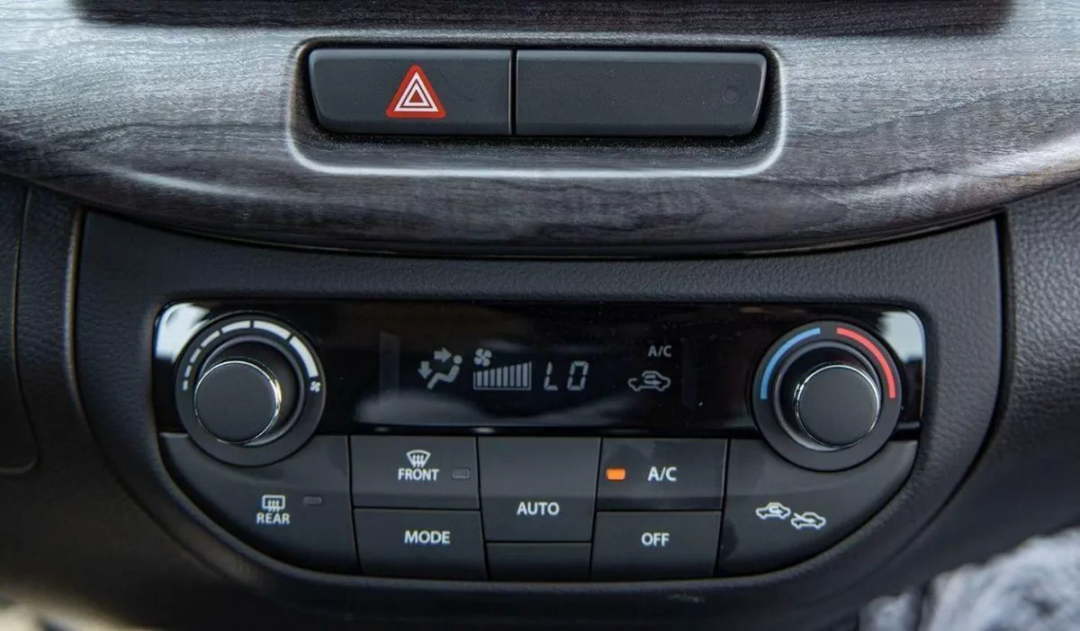 Suzuki Ertiga GLX SUZUKI ERTIGA GLX1.5L AT-14-0