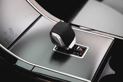 4,603 P.M | Velar P250 SE R-Dynamic | 0% Downpayment | Excellent Condition!-8