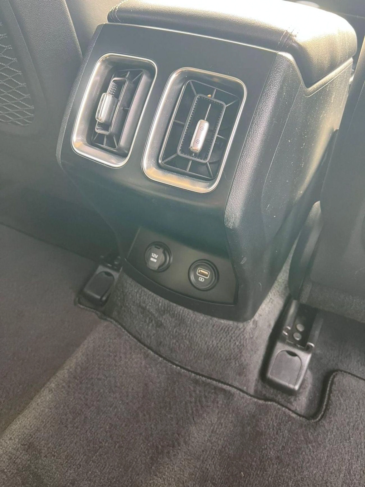 Kia Sorento 2022 KIA SORENTO - 2.5L V4 - REAR CAM - LEATHER SEATS - 7 SEATER - 4X4 - 4 Wheel Drive-17-0