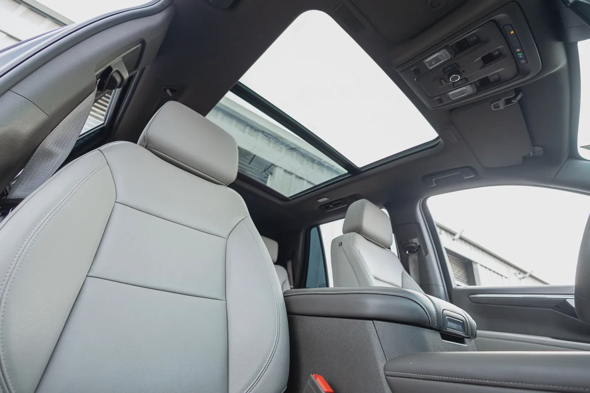 Chevrolet Tahoe 2025-2-2