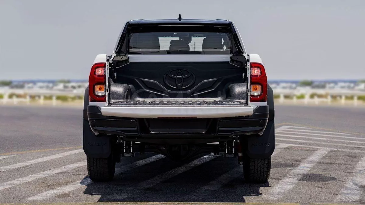 Toyota Hilux GR SPORT-9-0