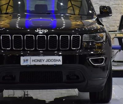 Jeep Grand Cherokee Laredo 4x4 ( 2018 Model ) in Black Color GCC Specs-7