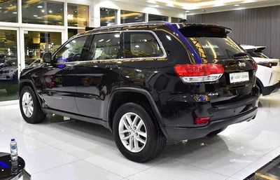 Jeep Grand Cherokee Laredo 4x4 ( 2018 Model ) in Black Color GCC Specs-10