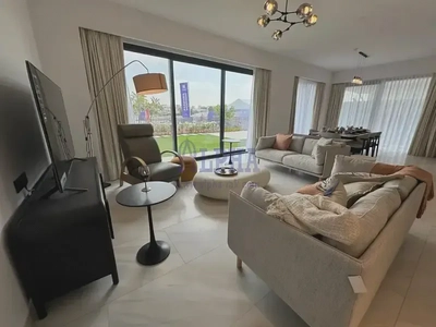 3 BR Plus Maid Room | Luxury Villa| Canal |-1
