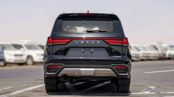 Lexus LX600 VIP 3.5P AT MY2023 – BLACK