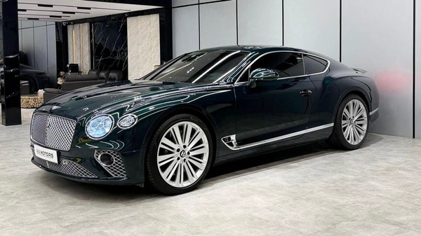 Bentley Continental GT W12 | GCC | Viridian Green | Accident free