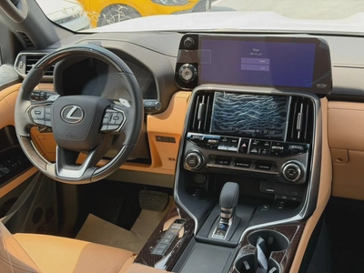 Lexus LX700h SIGNATURE Lexus LX 700 Hybrid, Auto Park, White/Tan.-5