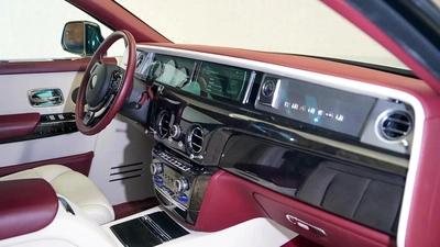 Rolls-Royce Phantom VIII-1