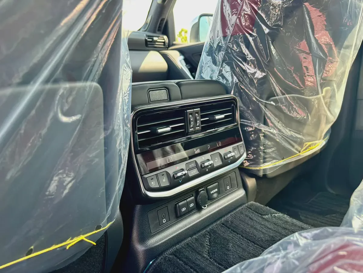 Toyota Land Cruiser VXR 2026 GCC Specs-15-15