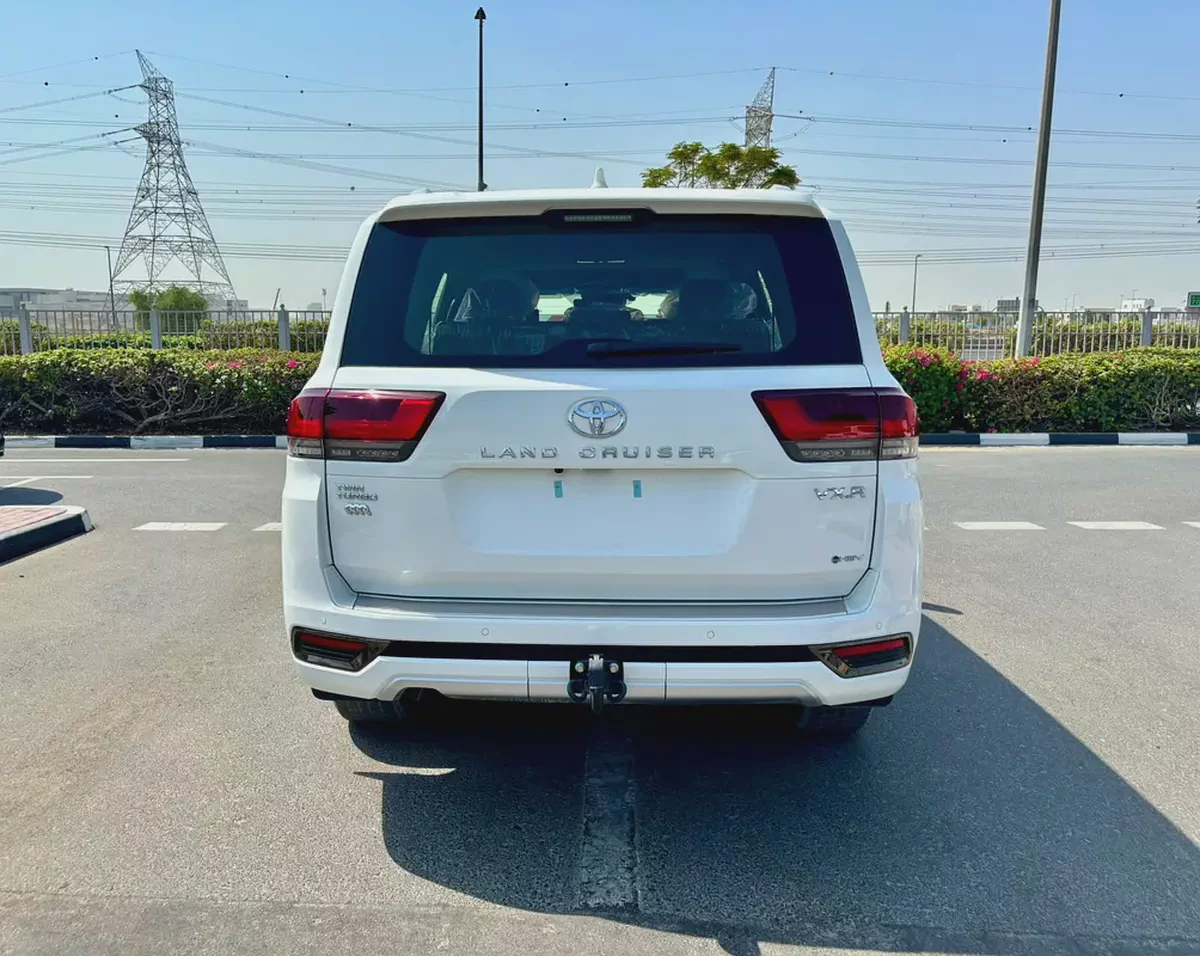 Toyota Land Cruiser VXR 2026 GCC Specs-5-5