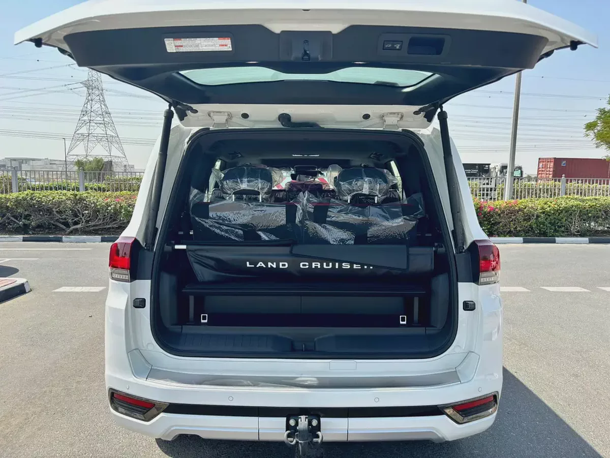 Toyota Land Cruiser VXR 2026 GCC Specs-6-6