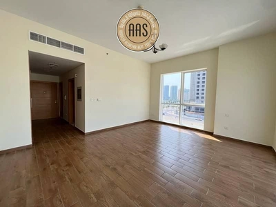 Luxurious + Spacious Chiller Free Studio Apartment Full Facilities-2