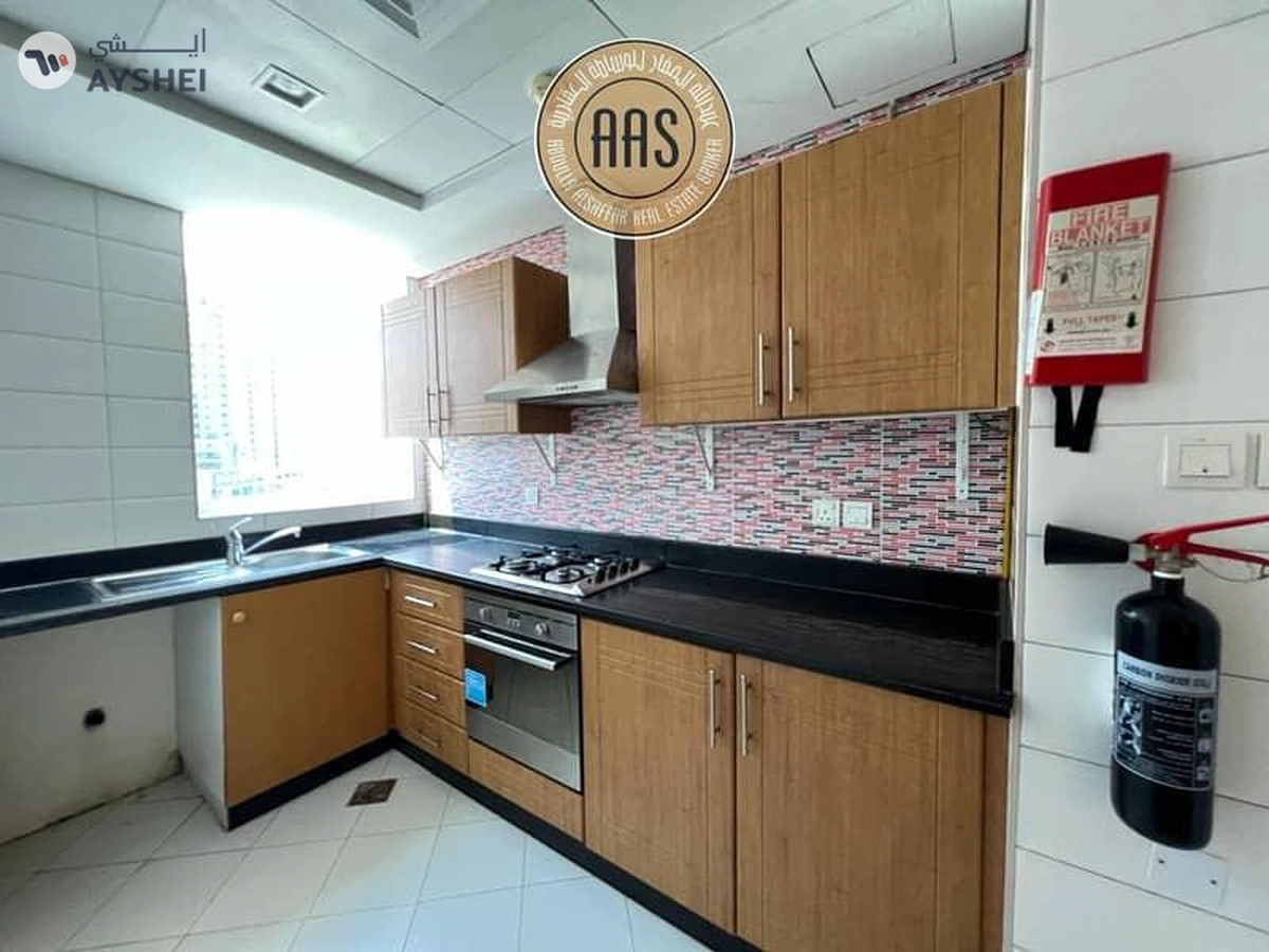 Luxurious + Spacious Chiller Free Studio Apartment Full Facilities-7-7