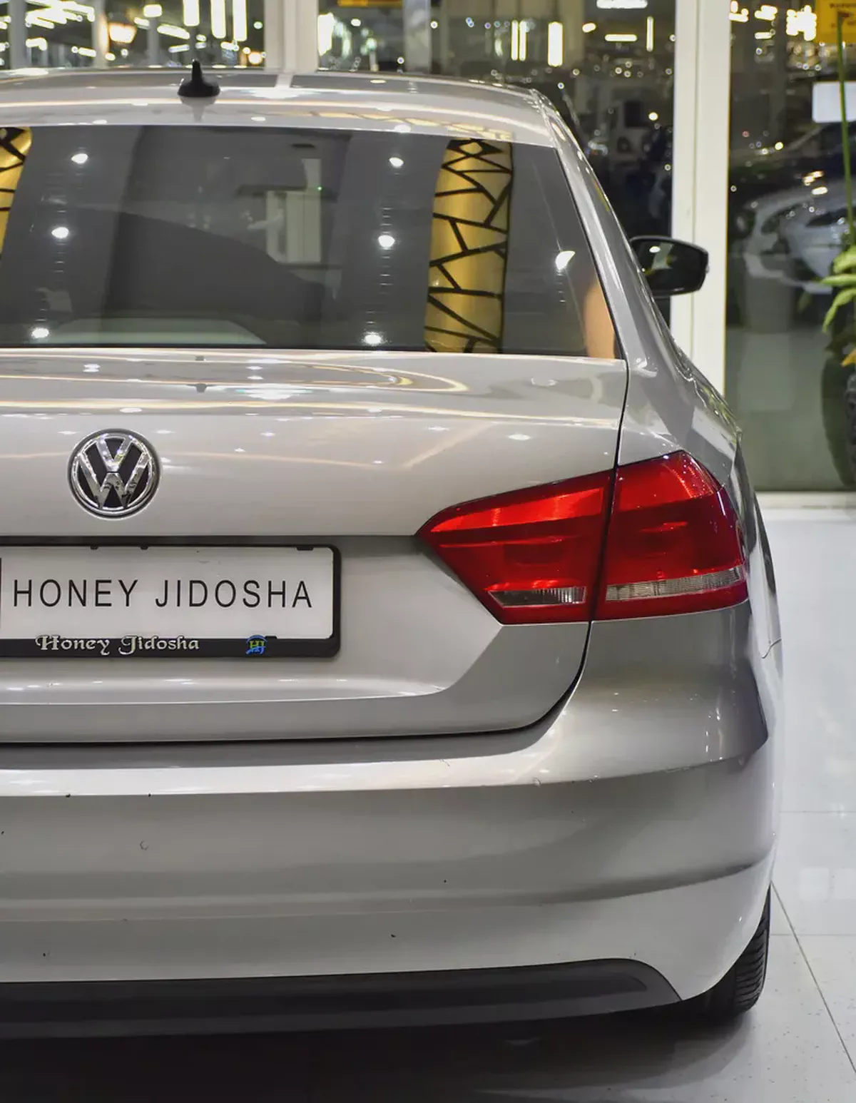 EXCELLENT DEAL for our Volkswagen Passat ( 2013 Model ) in Silver Color Canadian Specs-8-8