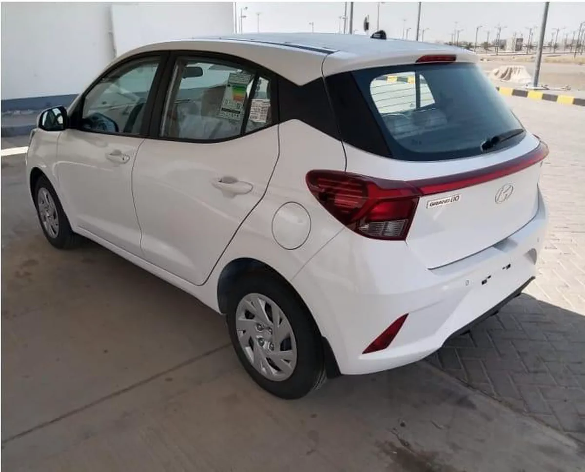2024 Hyundai i10 White | Compact Hatchback-3-3