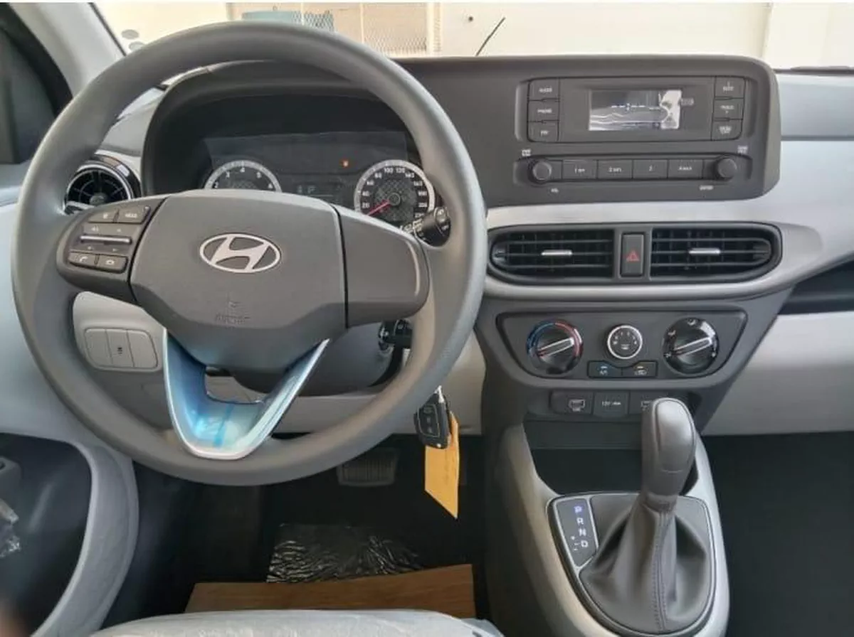 2024 Hyundai i10 White | Compact Hatchback-5-5