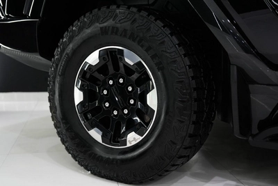GMC Hummer EV Pickup-7