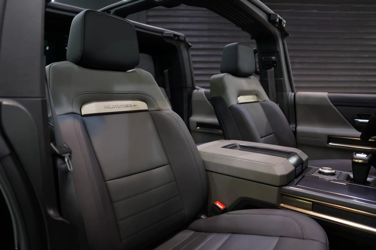 GMC Hummer EV Pickup-10-10