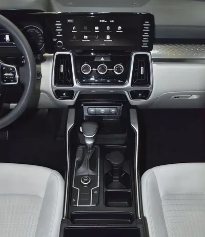 AED 1,527 EMi at 0% DP | KIA Sorento ( 2023 Model ) in Grey Color GCC Specs-15