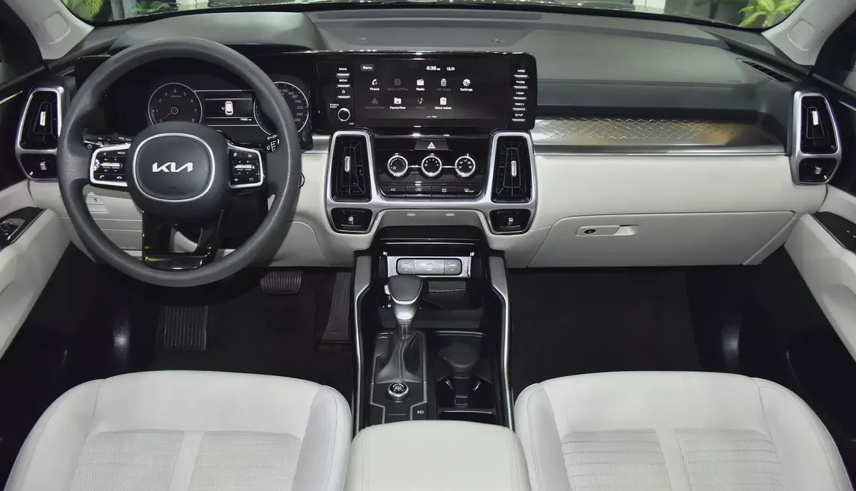 AED 1,527 EMi at 0% DP | KIA Sorento ( 2023 Model ) in Grey Color GCC Specs-10-10