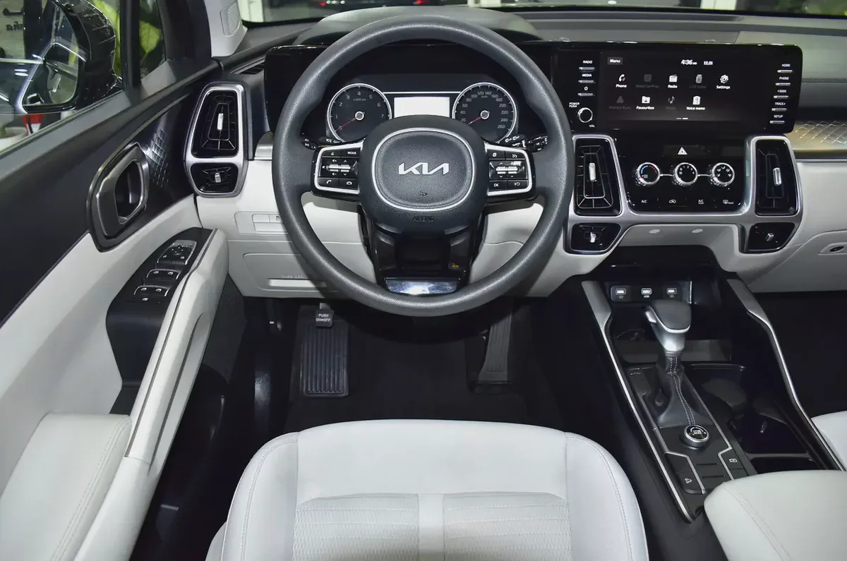 AED 1,527 EMi at 0% DP | KIA Sorento ( 2023 Model ) in Grey Color GCC Specs-11-11