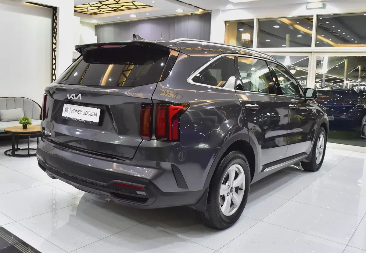 AED 1,527 EMi at 0% DP | KIA Sorento ( 2023 Model ) in Grey Color GCC Specs-5-5