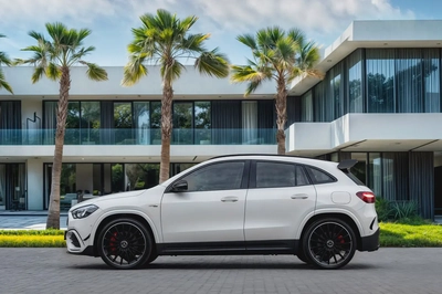 3,819 P.M |  GLA35 AMG | 0% Downpayment | GLA 35 AMG | AGENCY WARRANTY/SERVICE!-1