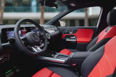 3,819 P.M |  GLA35 AMG | 0% Downpayment | GLA 35 AMG | AGENCY WARRANTY/SERVICE!-8
