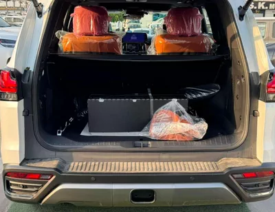 Lexus LX600 VIP 3.5L PETROL || RADAR / 360*CAMERA / LEATHER WITH PWR SEATS / SUNROOF / REAR ENTERTAINMENT SCREEN-4