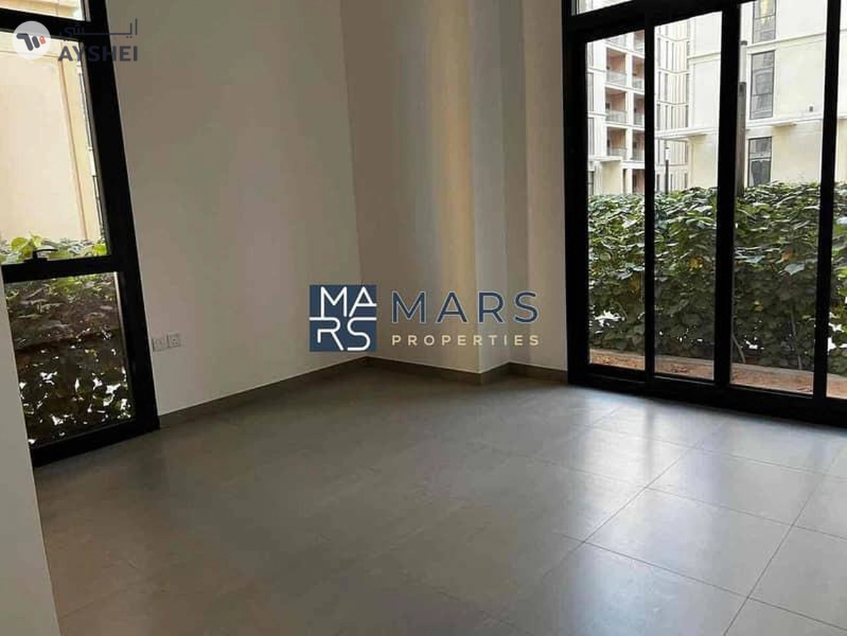 Exclusive | private garden | Vacant