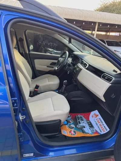 RENAULT DUSTER 4*4-10