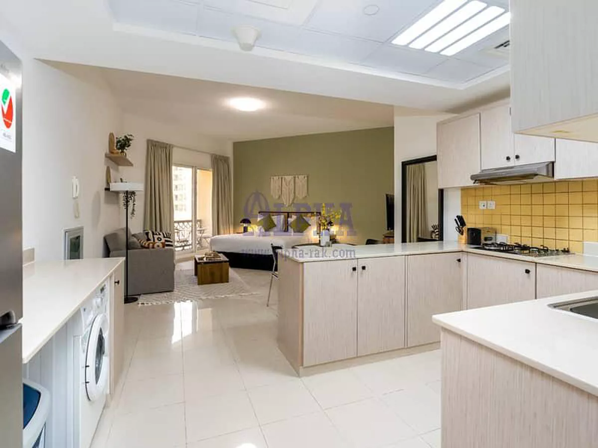 FURNISHED | WITH AN OUTSTANDING COMMUNITY VIEW|-6-6