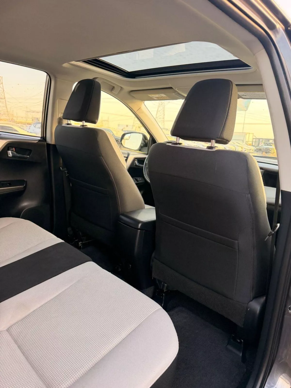 Toyota RAV4 EXR XLE Full option-16-0