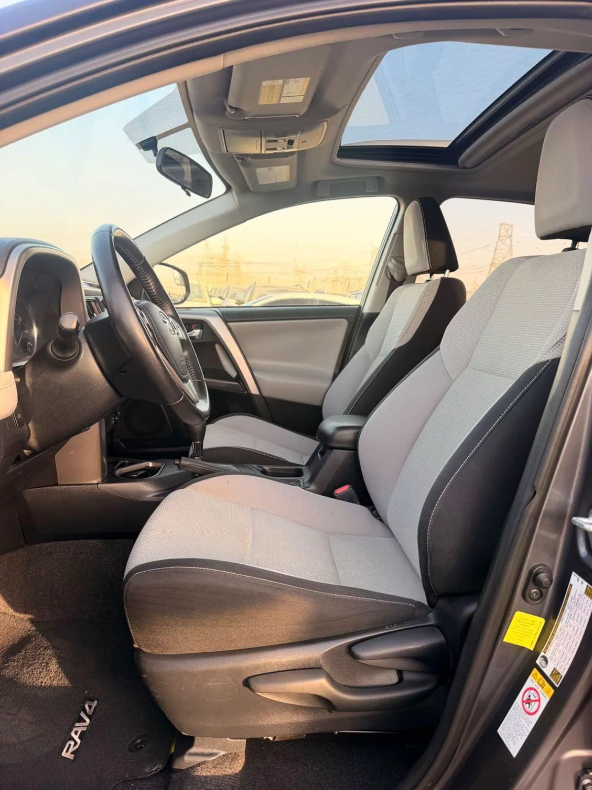 Toyota RAV4 EXR XLE Full option-5-0