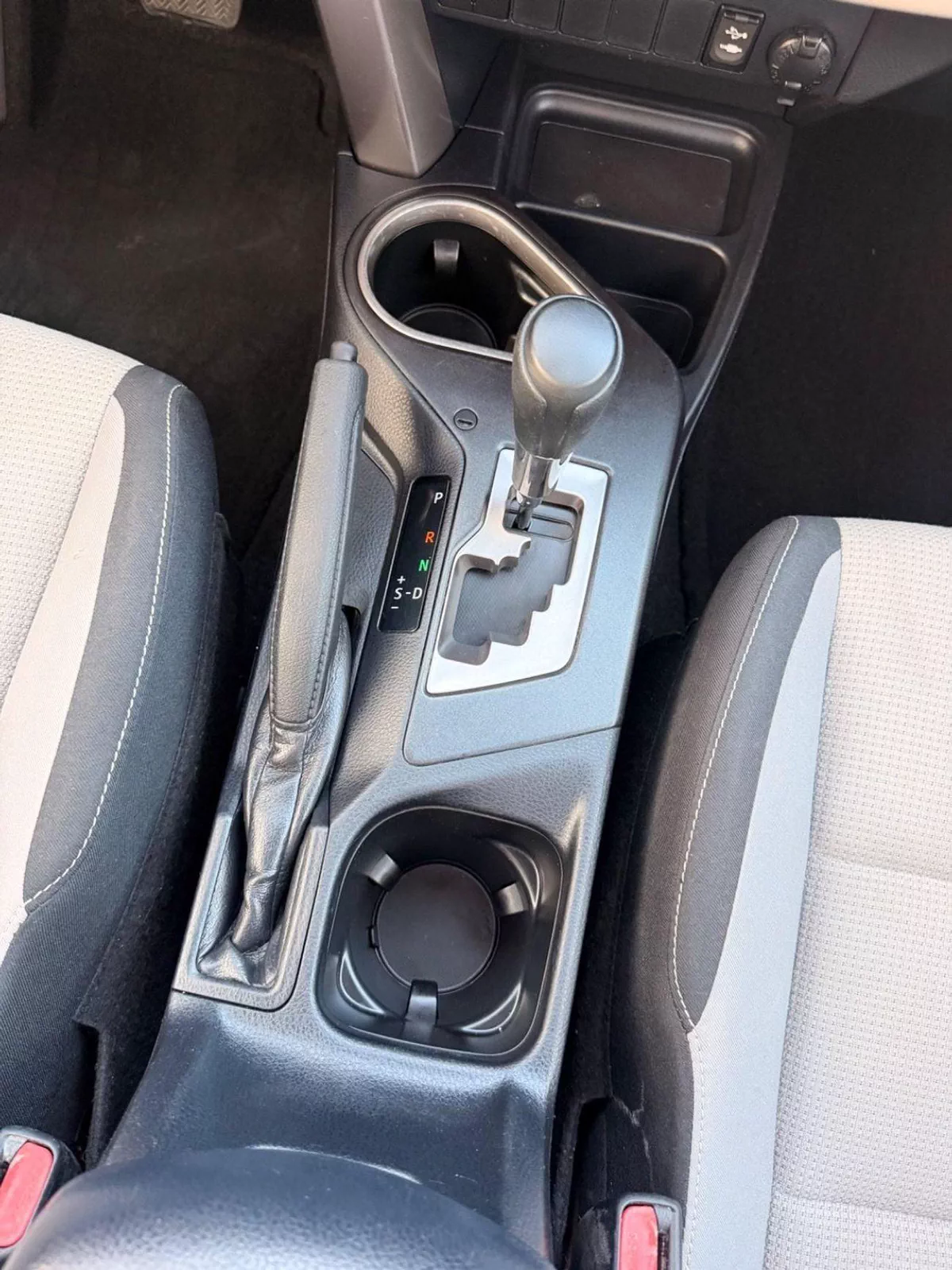 Toyota RAV4 EXR XLE Full option-6-0